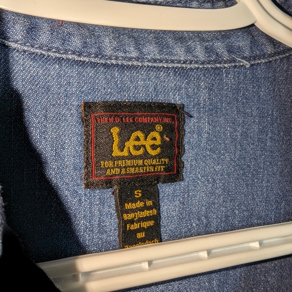 Toby Keith on Denim Shirt 🤠 - Picture 7 of 9